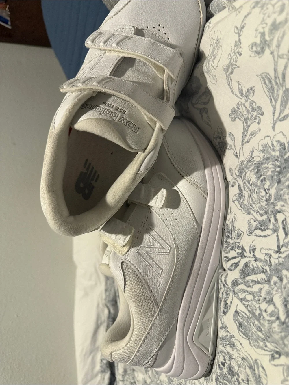 New Balance Kids White Leather Velcro Sneakers